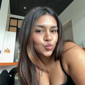 Meet your Posher, Shabrina